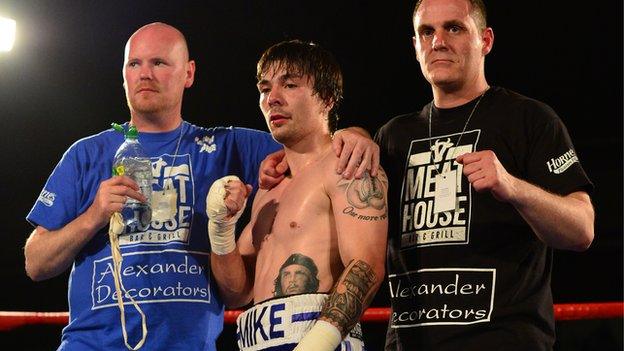 Mike Towell (centre)