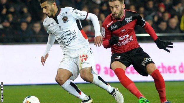 Younes Belhanda scores for Nice