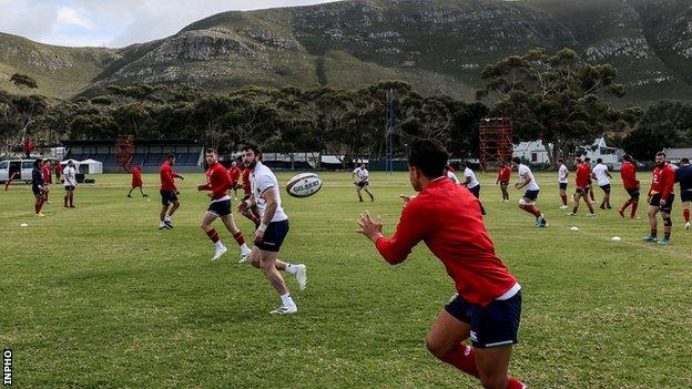 Robbie Henshaw and Marcus Smith