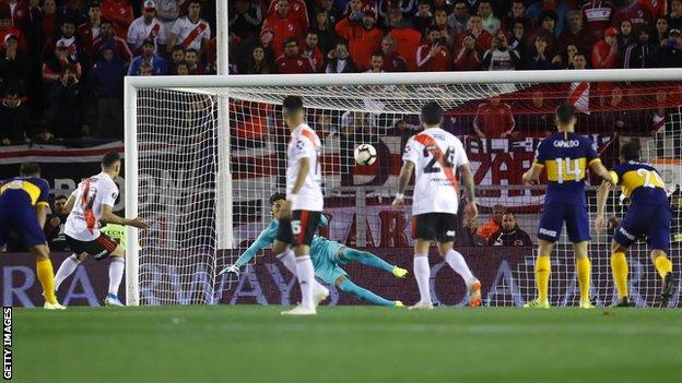 Rafael Borre gives River Plate the lead from the spot