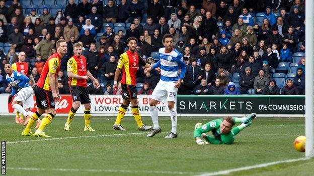 Tjaronn Chery scores