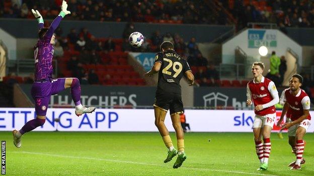 Iliman Ndiaye scores for Sheffield United