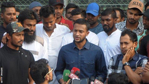 Bangladesh Test and T20 captain Shakib Al Hasan (centre) announces strike action at a news conference on Monday