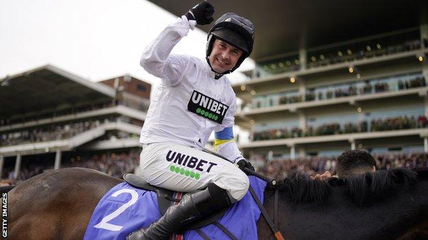 Constitution Hill, ridden by Nico de Boinville