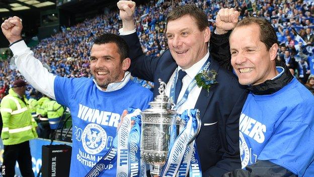 Alec Cleland, right, was part of the coaching staff when Tommy Wright, centre, led St Johnstone to Scottish Cup glory in 2014