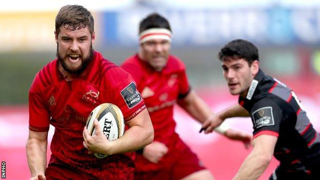 Rhys Marshall runs with the ball against Edinburgh