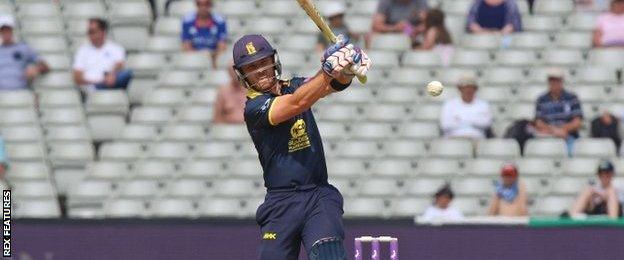 Laurie Evans has also been a big player for the Bears, making an unbeaten 48 against Yorkshire before a fine 70 not out against Essex in the quarter-final