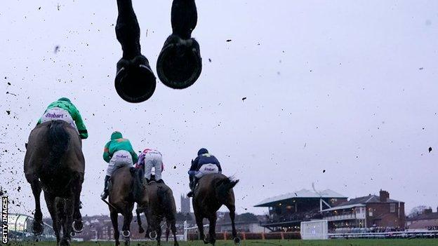 Warwick will stage a seven-race National Hunt fixture on Monday