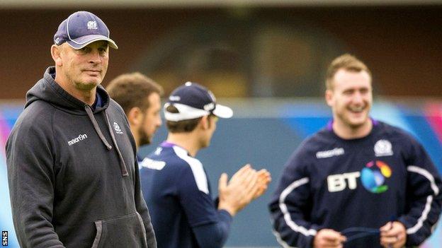 Vern Cotter looks on during Scotland's training session