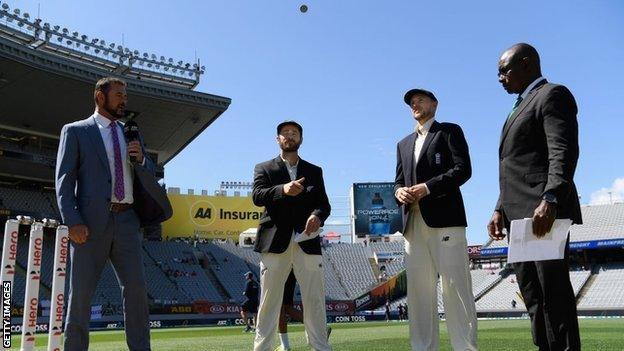 New Zealand captain Kane Williamson tosses the coin in front of England captain Joe Root