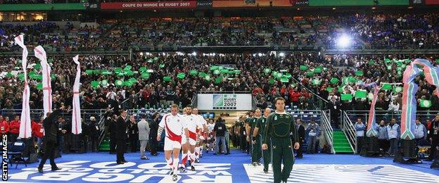 England and South Africa walk out before the 2007 World Cup final