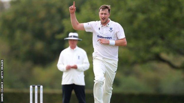 Sussex's England hopeful Ollie Robinson struck three times in nine balls at Radlett to reduce Middlesex to 9-3