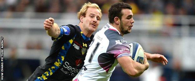 Tom Habberfield scores Ospreys' fourth try against Clermont