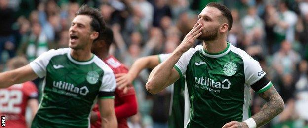 Hibernian winger Martin Boyle celebrates