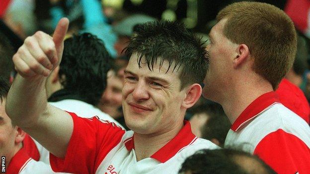 Enda Gormley acknowledges a fan's cheer after Derry's 1993 All-Ireland Final triumph