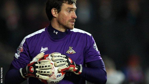 Stephen Bywater in action for Doncaster Rovers