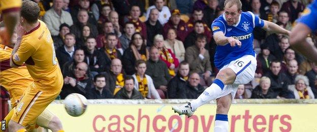 Steven Whittaker scores for Rangers