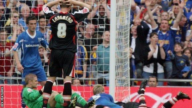 Shrewsbury were again beaten at Wembley in 2009, 1-0 by Gillingham in the League Two play-off final