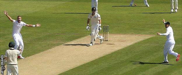 Shane Watson is trapped lbw by Stuart Broad