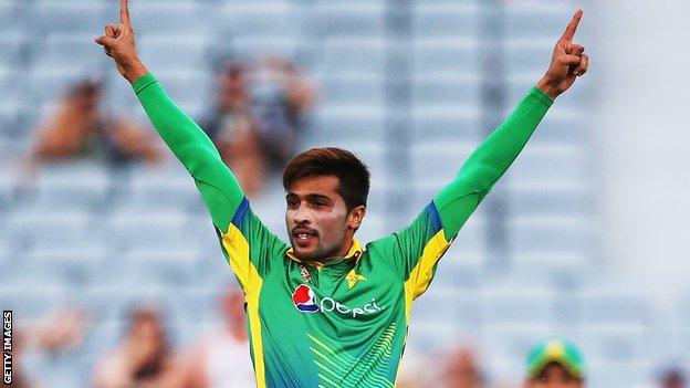 Mohammad Amir celebrates a wicket