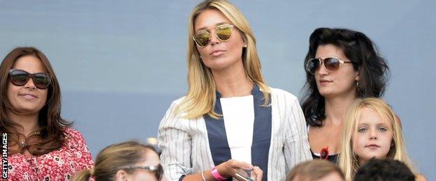 Steven Gerrard's wife, Alex Curran, and their daughters are enjoying life in LA, according to Arena