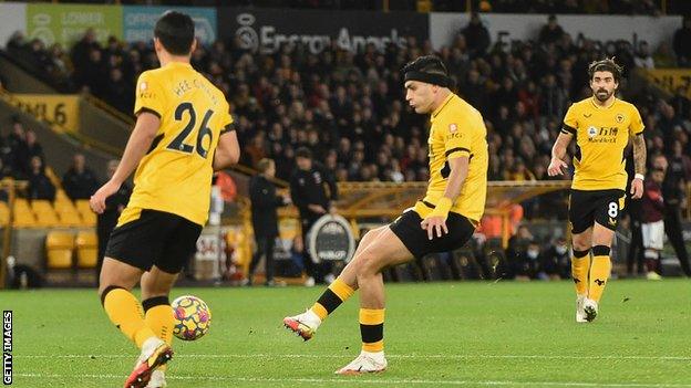 Raul Jimenez, Wolverhampton Wanders, goal against West Ham