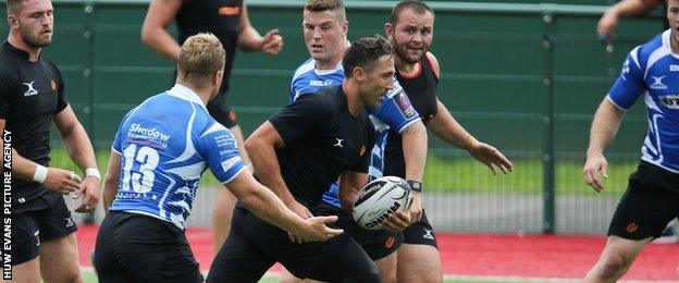 Gavin Henson in training with the Dragons