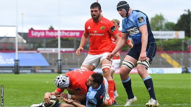 Fineen Wycherley scores Munster's second try against Cardiff Blues