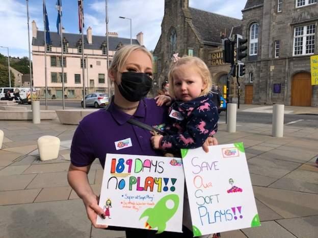 protestors outside parliament