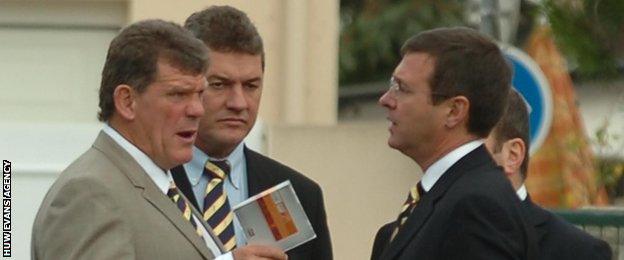 Wales' last permanent Welsh coach Gareth Jenkins (L) on the day of his sacking with former WRU chairman David Pickering and its ex-chief executive Roger Lewis