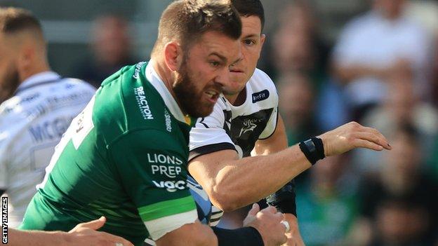 Sean O'Brien in action for London Irish against Sale