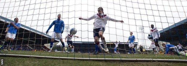 Nikica Jelavic bundles home the winner for Rangers