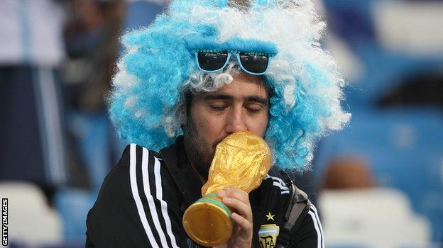 Argentina fan