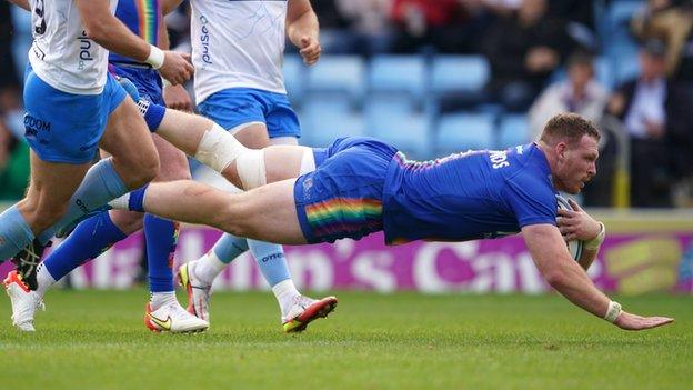 Sam Simmonds scores his second try for Exeter