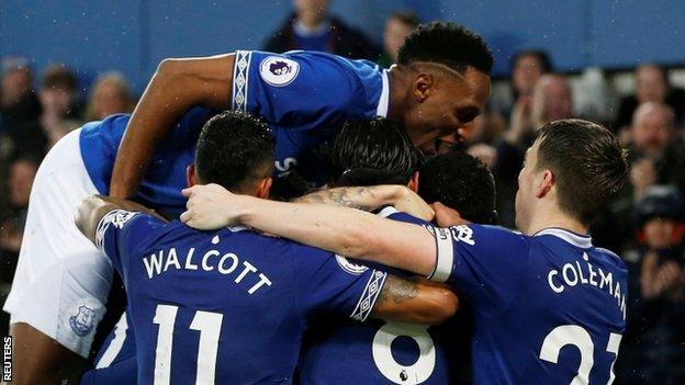 Everton celebrate goal