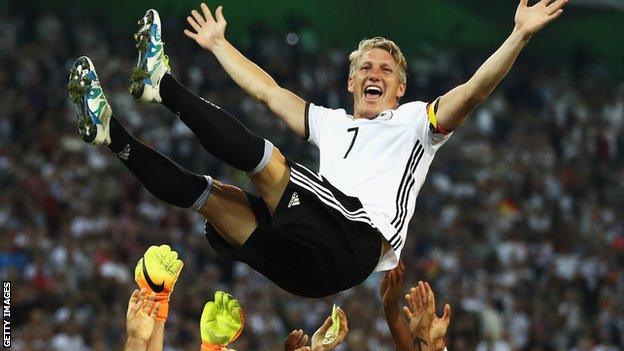 Bastian Schweinsteiger: Emotional Germany midfielder plays last  international match - BBC Sport