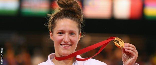 Natalie Powell with her gold medal in Glasgow