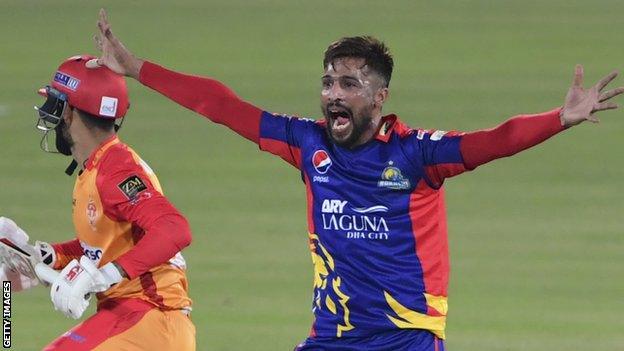 Mohammad Amir in action for Karachi Kings