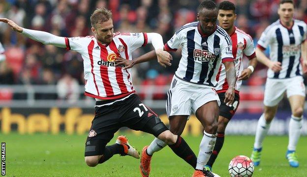 Jan Kirchhoff tackles Saido Berahino