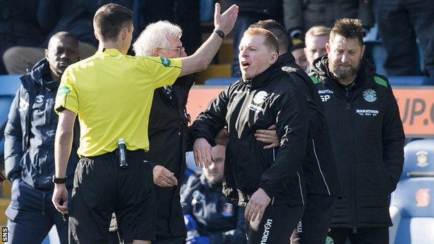 Referee Kevin Clancy sends Neil Lennon to the stand