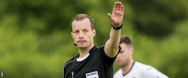 Referee Willie Collum