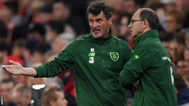 Martin O'Neill and Roy Keane talk during the Republic's 4-1 hammering by Wales on Thursday