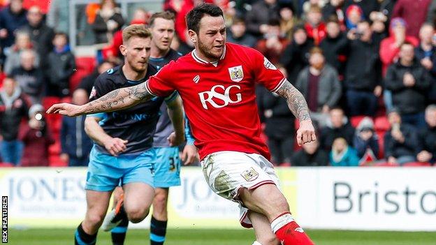 Bristol City midfielder Lee Tomlin