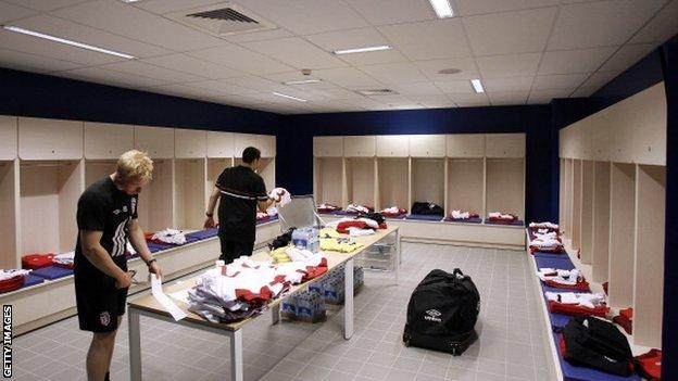 club dressing room TOP 10 FOOTBALL CLUBS with the best Dressing Rooms 1. Atletico Madrid ( Metropolitano ) Chelsea has the best dressing room agreed? 2. Juventus ( Allianz Stadium) 3. Brighton ( Amex Stadium)
