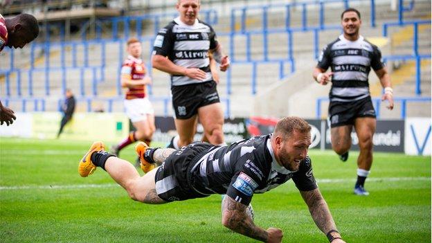 Josh Griffin scores for Hull FC