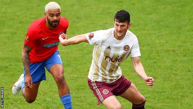 Tom Bradbury playing for Halifax against Dagenham & Redbridge in 2021