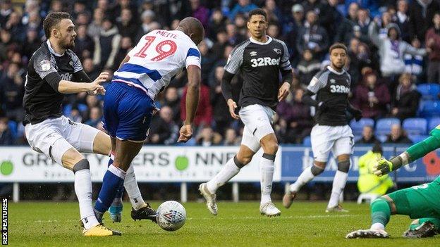 Scott Malone fouled Yakou Meite in the penalty area