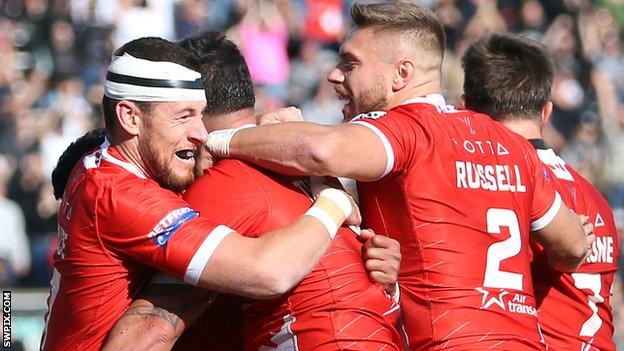 Toronto Wolfpack celebrate a try