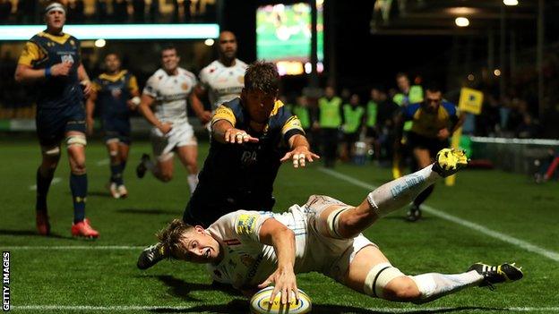 Jonny Hill of Exeter dives over to score a try during the Aviva Premiership match between Worcester Warriors and Exeter Chiefs