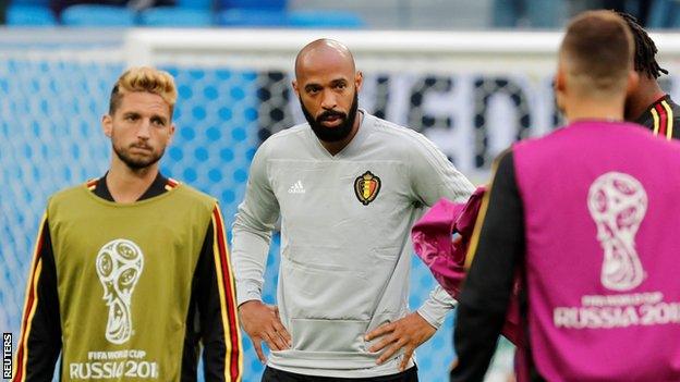 Thierry Henry (centre)